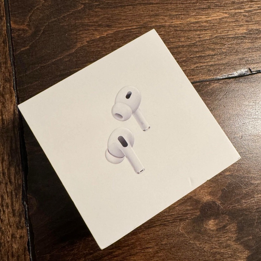 Apple AirPods Pro in White